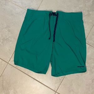 Patagonia Men’s Stretch Hydropeak Boardshorts 18”